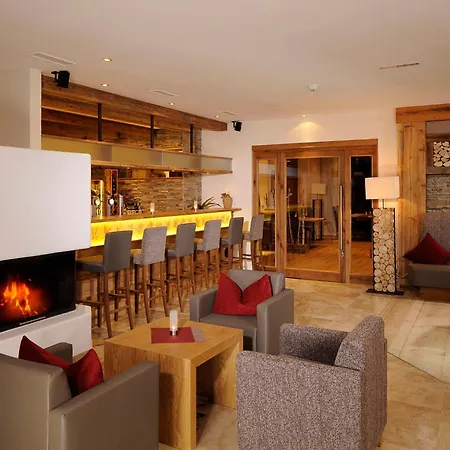 Hotel Garni Alpenjuwel Serfaus