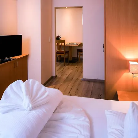 Otel Garni Alpenjuwel 4*