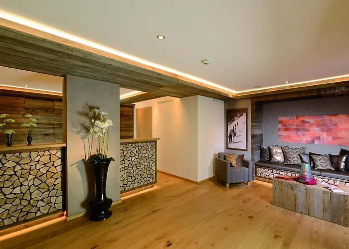 Hotel Garni Alpenjuwel 4*