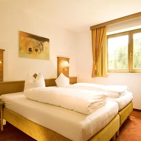 Garni Alpenjuwel Otel Serfaus