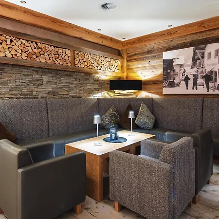 Hotell Garni Alpenjuwel Serfaus