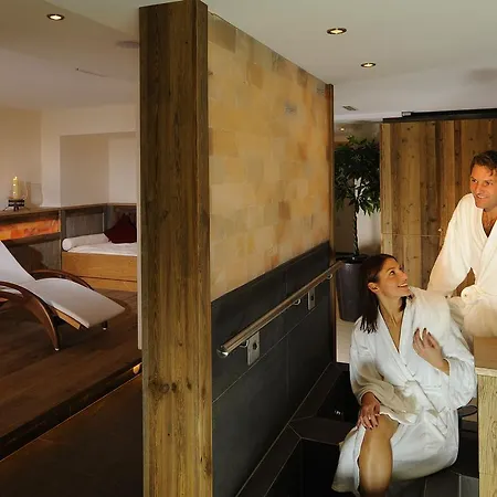 Garni Alpenjuwel Otel 4*